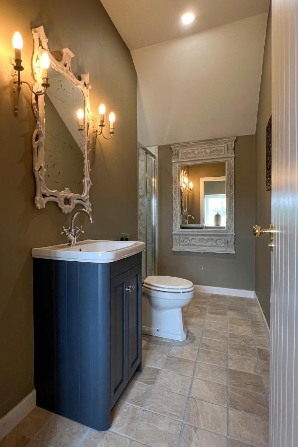 Converted Victorian Coach House With Hot Tub Stewartstown Exterior photo