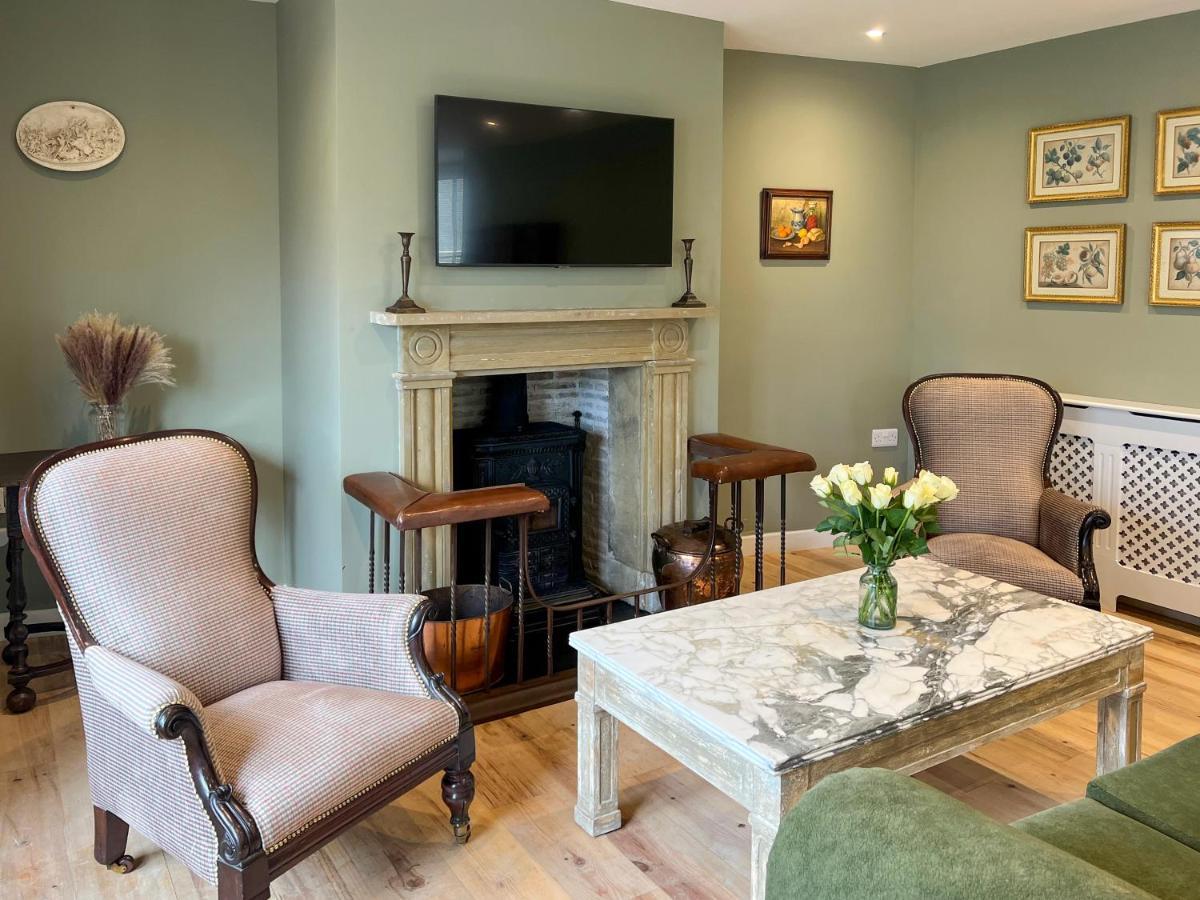Converted Victorian Coach House With Hot Tub Stewartstown Exterior photo